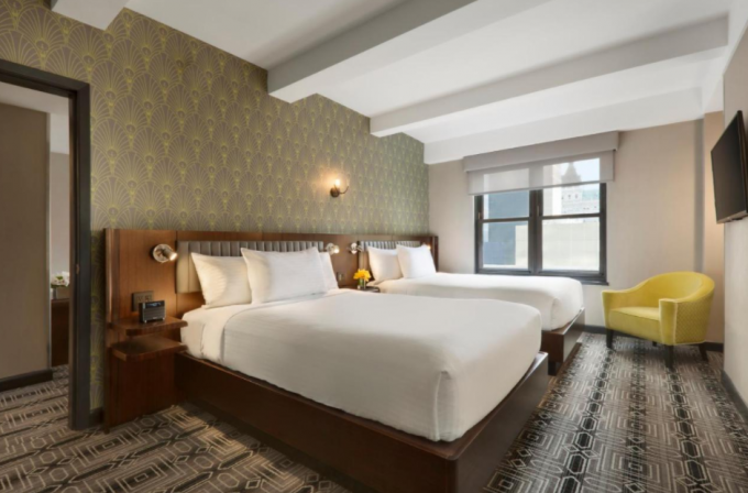 Kauçuk Ahşap Otel Yatak Odası Mobilyası Seti Yüksek Yoğunluklu Köpük 0
