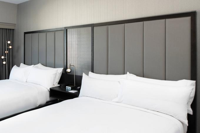 Özelleştirilmiş Otel Yatak Odası Mobilya Takımları Sabit Mobilyaları İçerir 1
